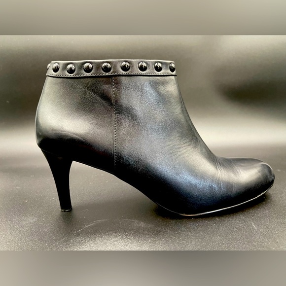 COACH Holiday Soft Shine Calf STUDS Black Leather Ankle Bootie ~ Women’s 8.5 - Picture 1 of 13